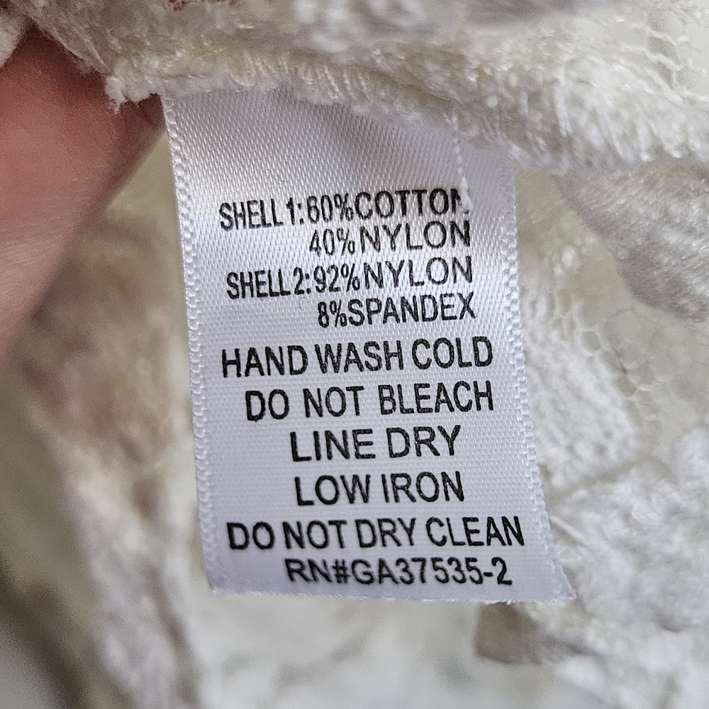 NWOT, Monteau White Lace Top, Size M - Picture 4 of 6